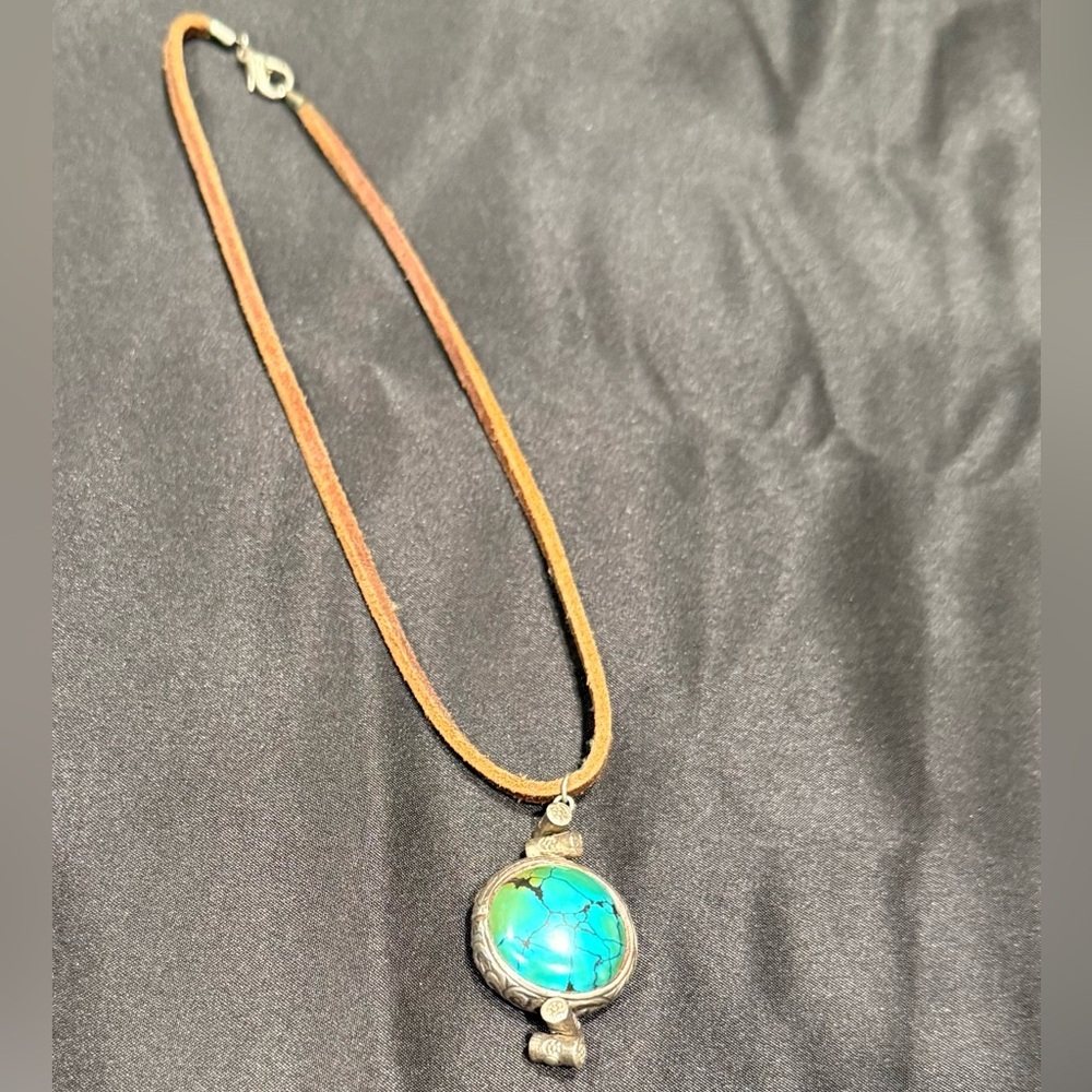 Turquoise and Silver Pendant Bold Silpada turquoise statement necklace - Picture 2 of 9